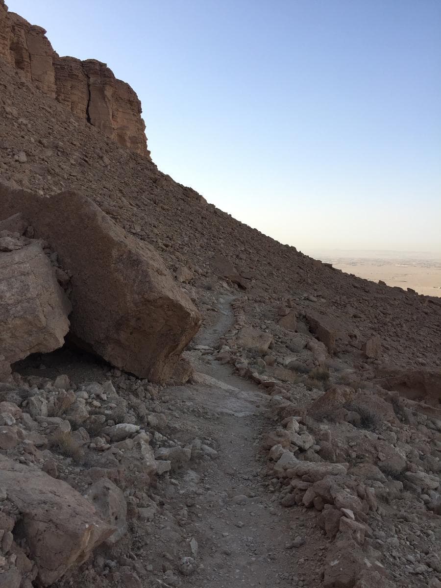 الرياض: هايك درب المنجور الجبلي